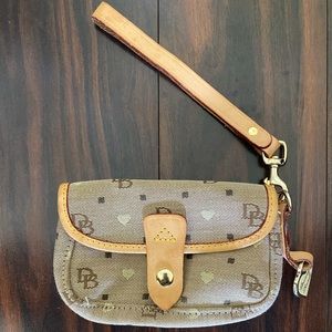 Dooney & Bourke signature tan wristlet/clutch